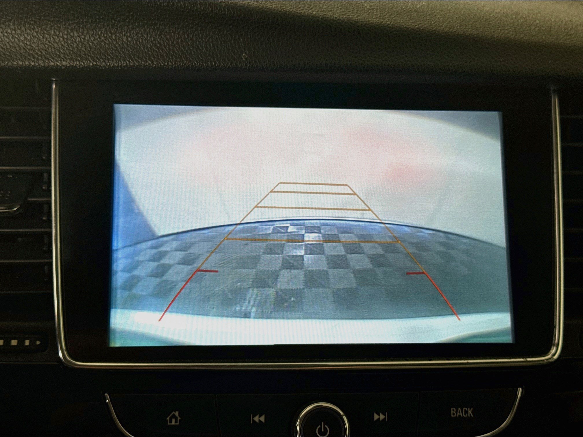 Used 2019 Buick Encore Essence FWD image 19