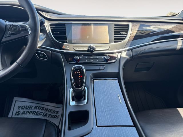 Used 2017 Buick LaCrosse Essence FWD image 11