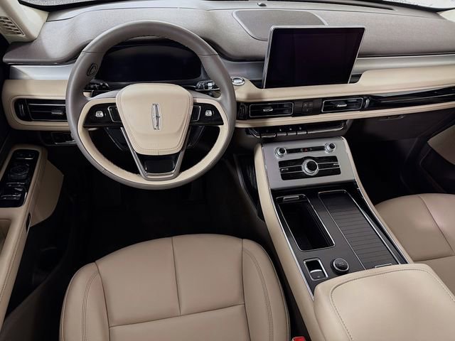 Used 2023 Lincoln Aviator AWD w/ Premium Package image 25