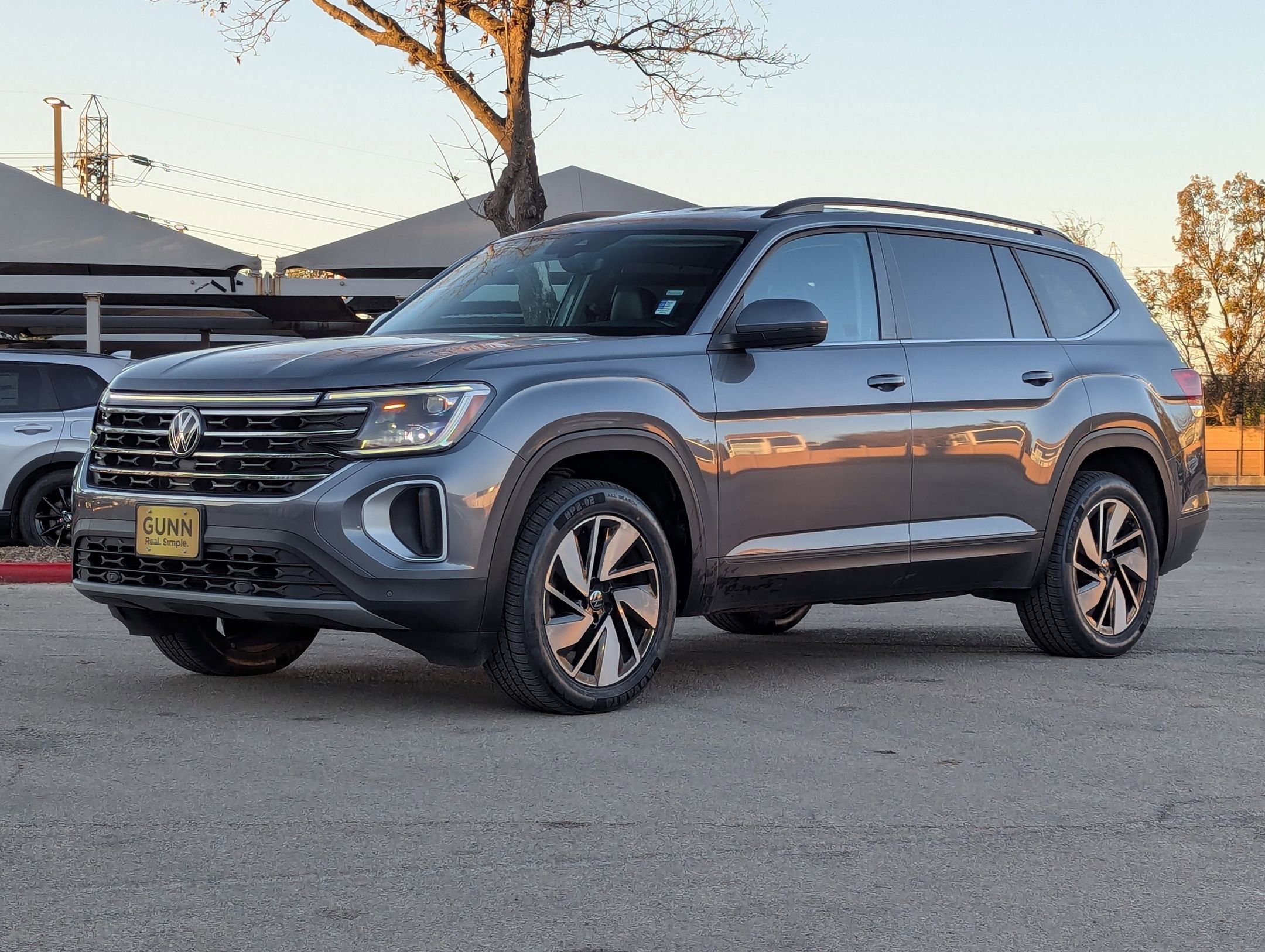 Used 2025 Volkswagen Atlas SE FWD image 8
