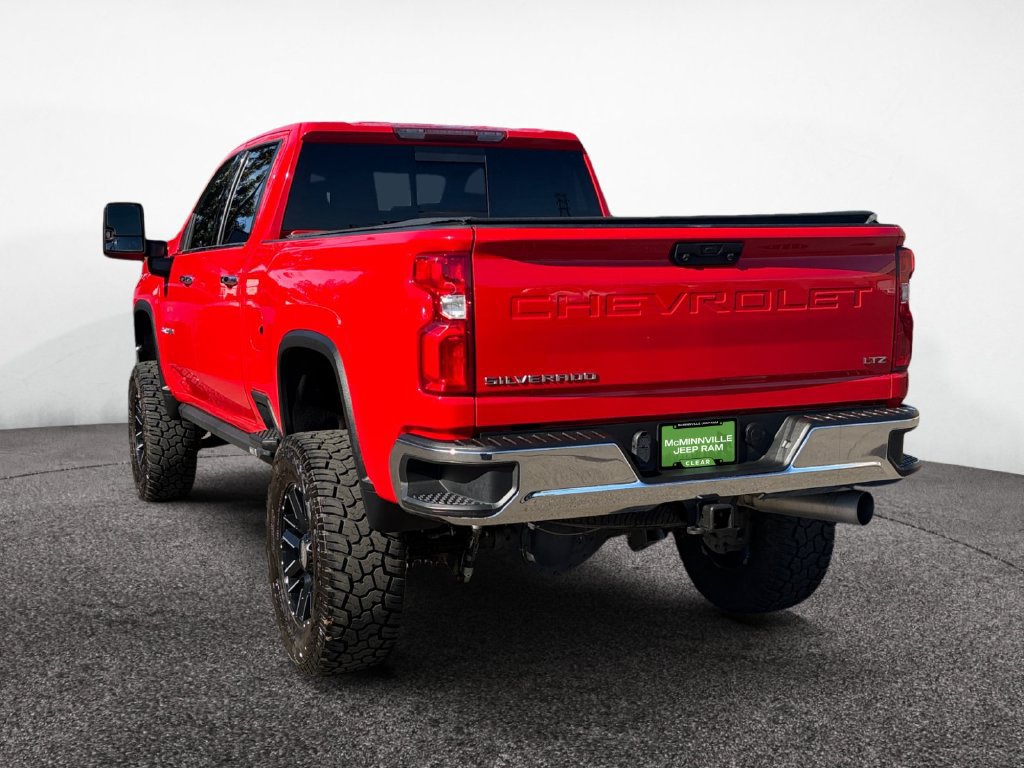 Used 2022 Chevrolet Silverado 3500 LTZ AWD/4WD image 3