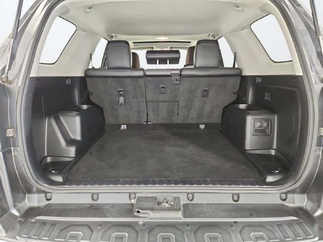 Used 2020 Toyota 4Runner Limited AWD/4WD image 23