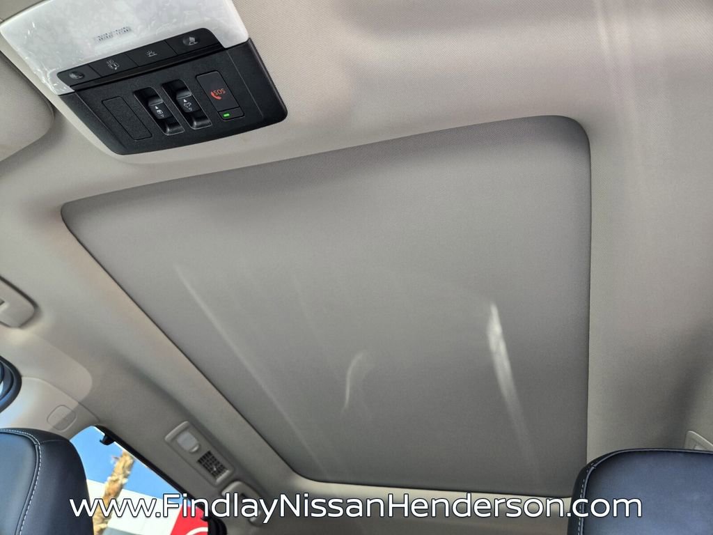 Used 2025 Nissan Pathfinder Platinum AWD/4WD image 11