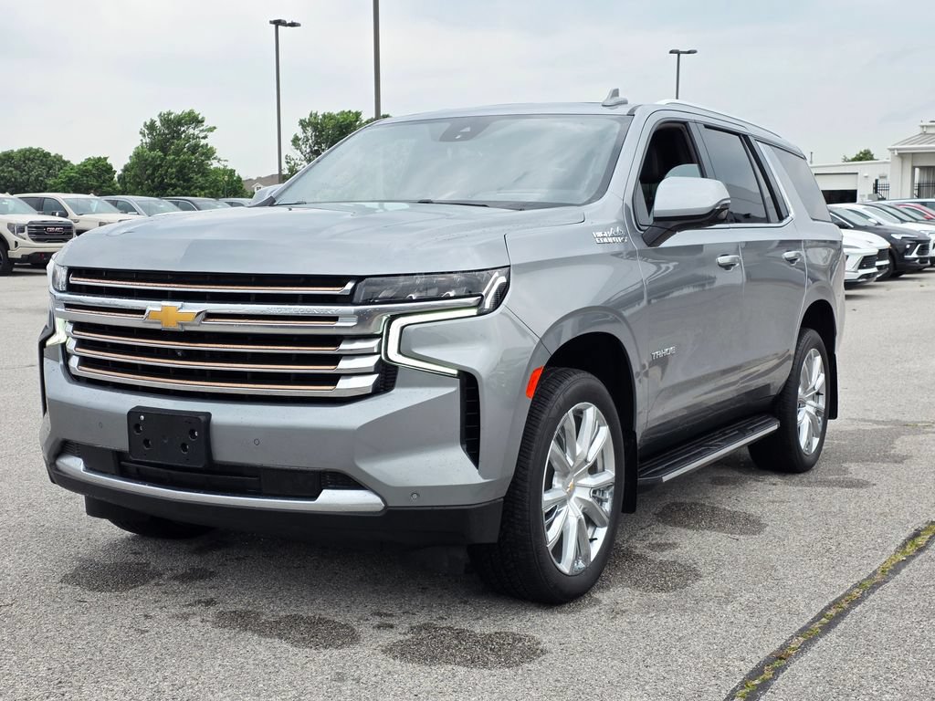 Used 2024 Chevrolet Tahoe High Country AWD/4WD image 3