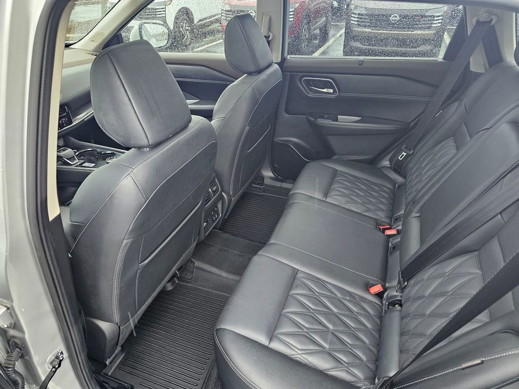 Used 2023 Nissan Rogue Platinum w/ Platinum Premium Package image 15