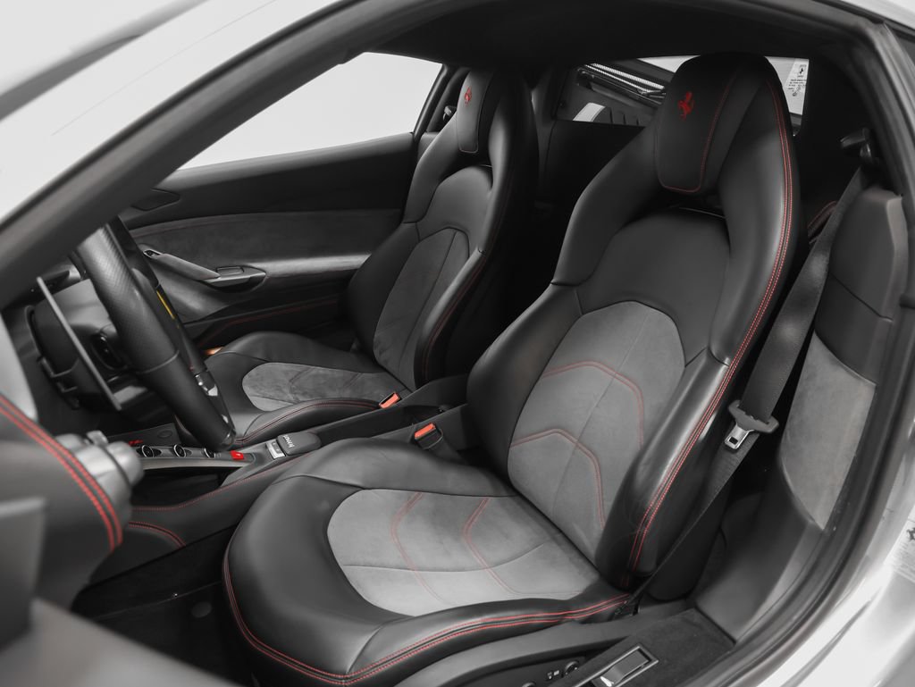 Certified 2018 Ferrari 488 GTB RWD image 3