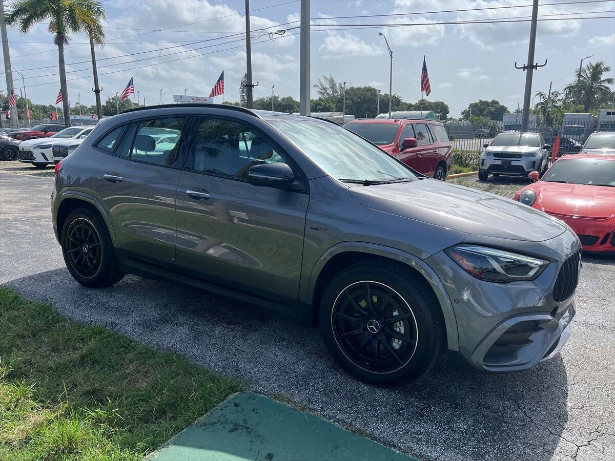 Used 2025 Mercedes-Benz GLA 35 AMG 4MATIC image 4