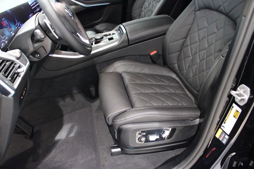 New 2026 BMW X5 xDrive50e w/ Climate Comfort Package AWD/4WD image 9