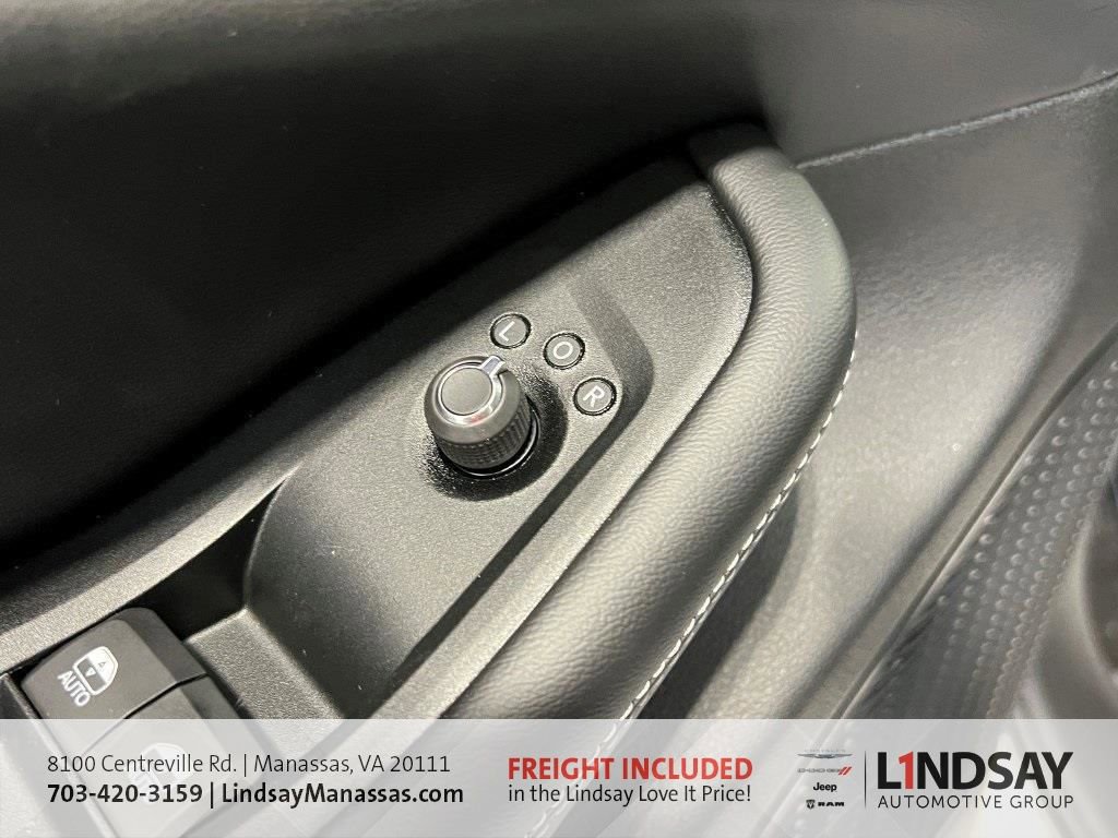 New 2025 Jeep Grand Cherokee Laredo w/ Luxury Tech Group I image 25