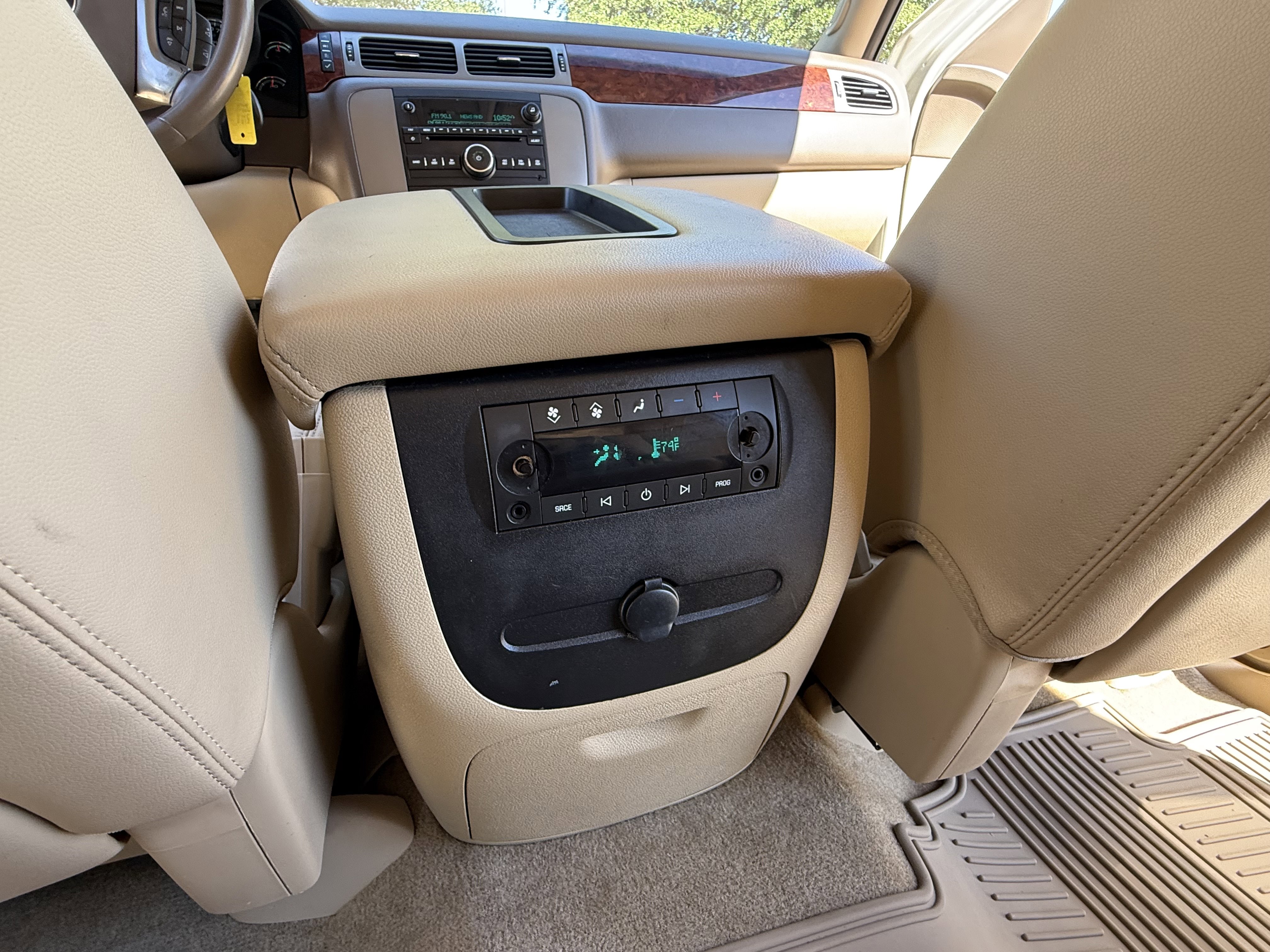 Used 2013 GMC Yukon XL SLT w/ Texas Edition RWD image 19