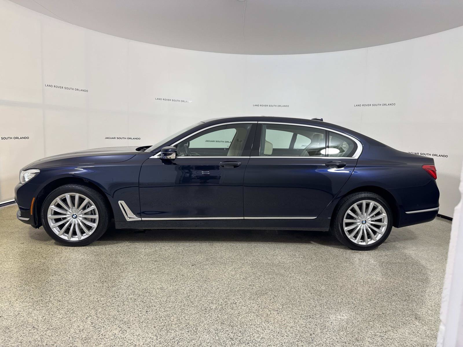 Used 2016 BMW 740i RWD image 2
