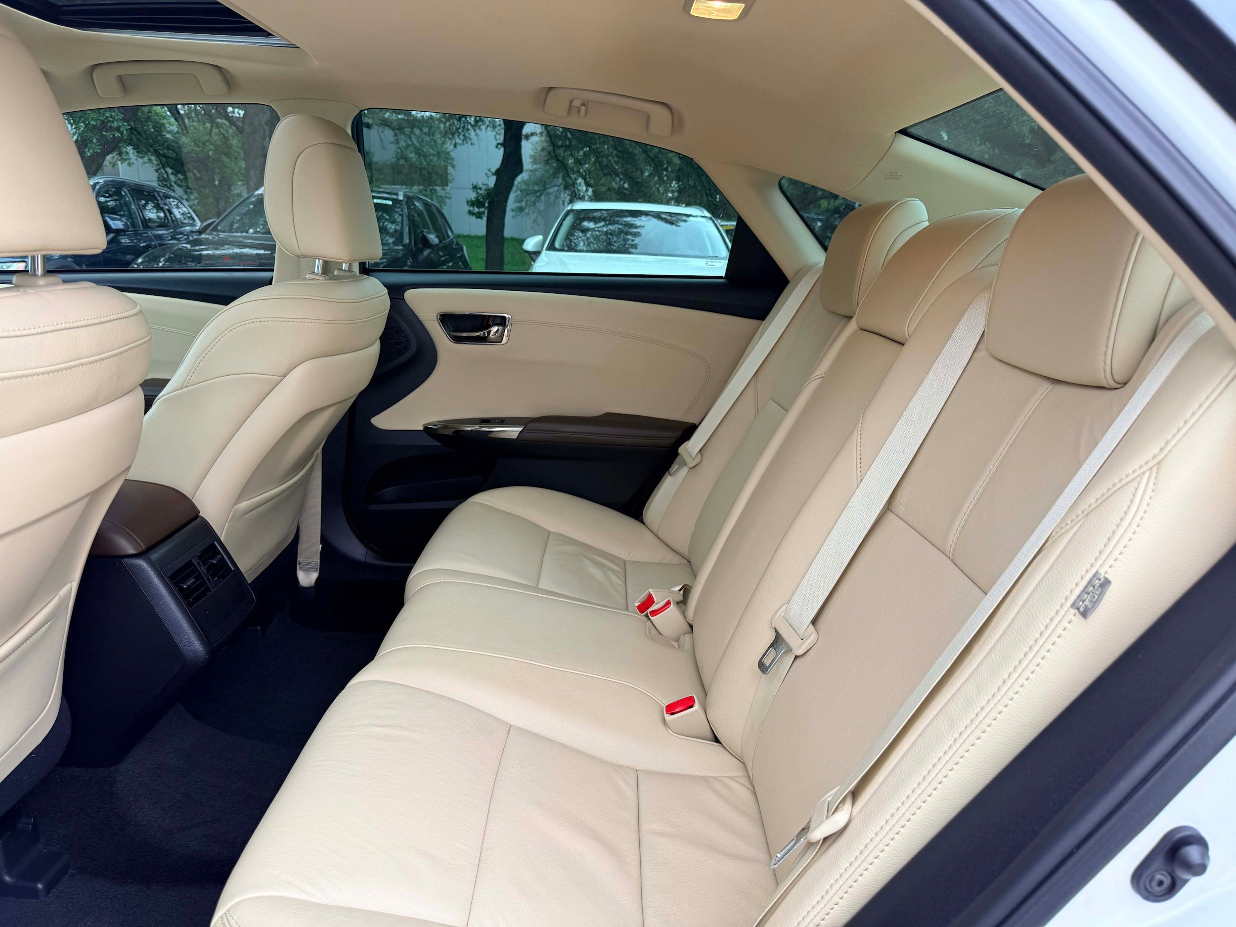 Used 2018 Toyota Avalon XLE Premium FWD image 14