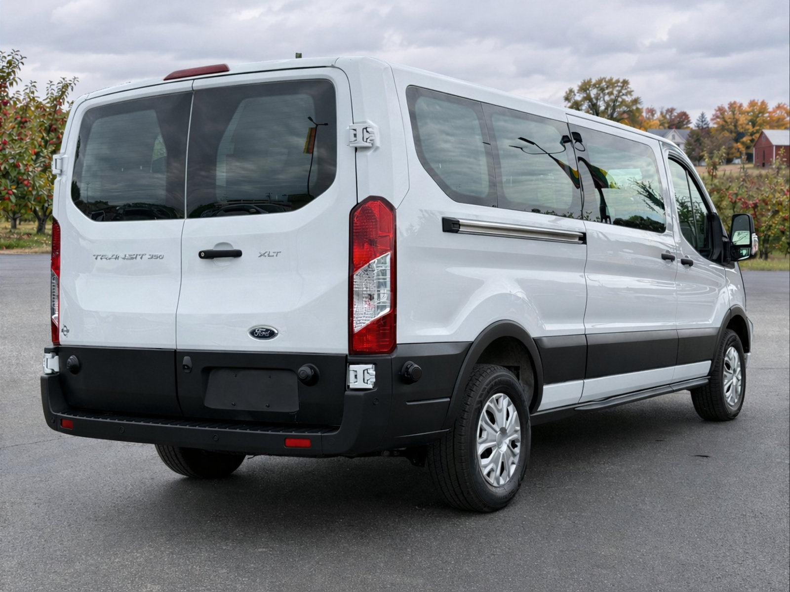Used 2024 Ford Transit 350 XLT RWD image 8
