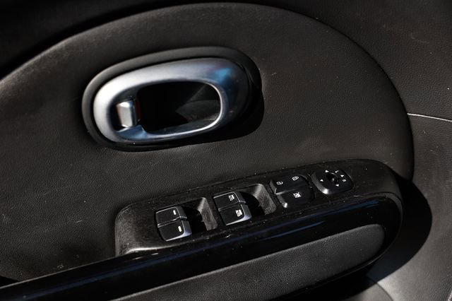 Used 2019 Kia Soul + image 49