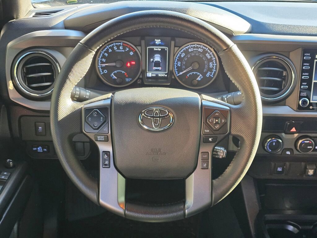 Used 2023 Toyota Tacoma TRD Off-Road image 17