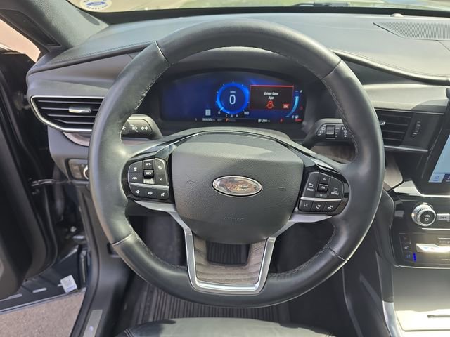 Certified 2023 Ford Explorer Platinum w/ Technology Package AWD/4WD image 18