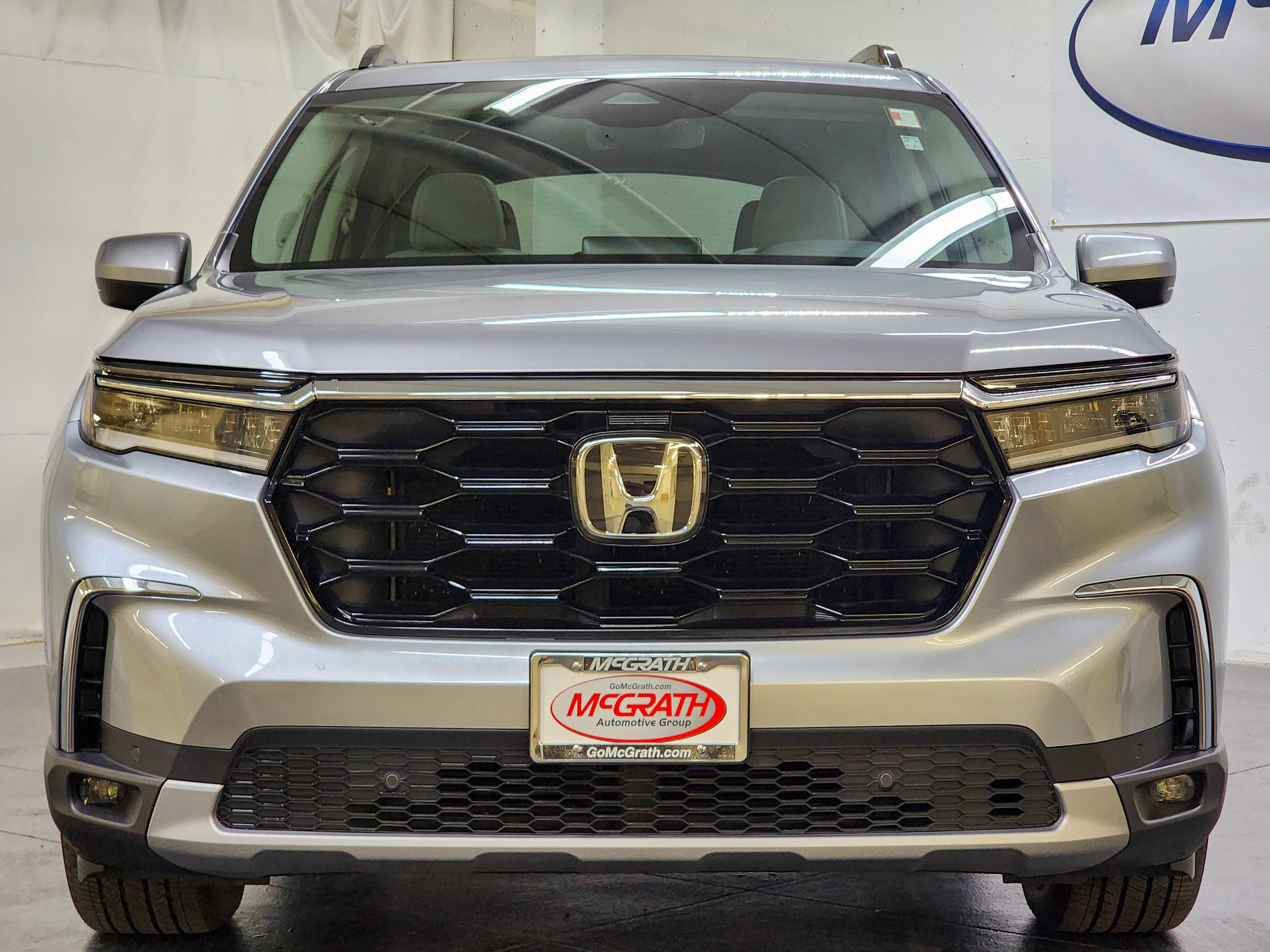 Used 2024 Honda Pilot Touring image 13