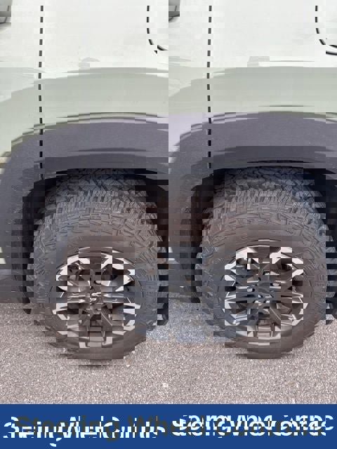 Used 2025 Chevrolet Equinox ACTIV w/ Safety and Technology Package image 25