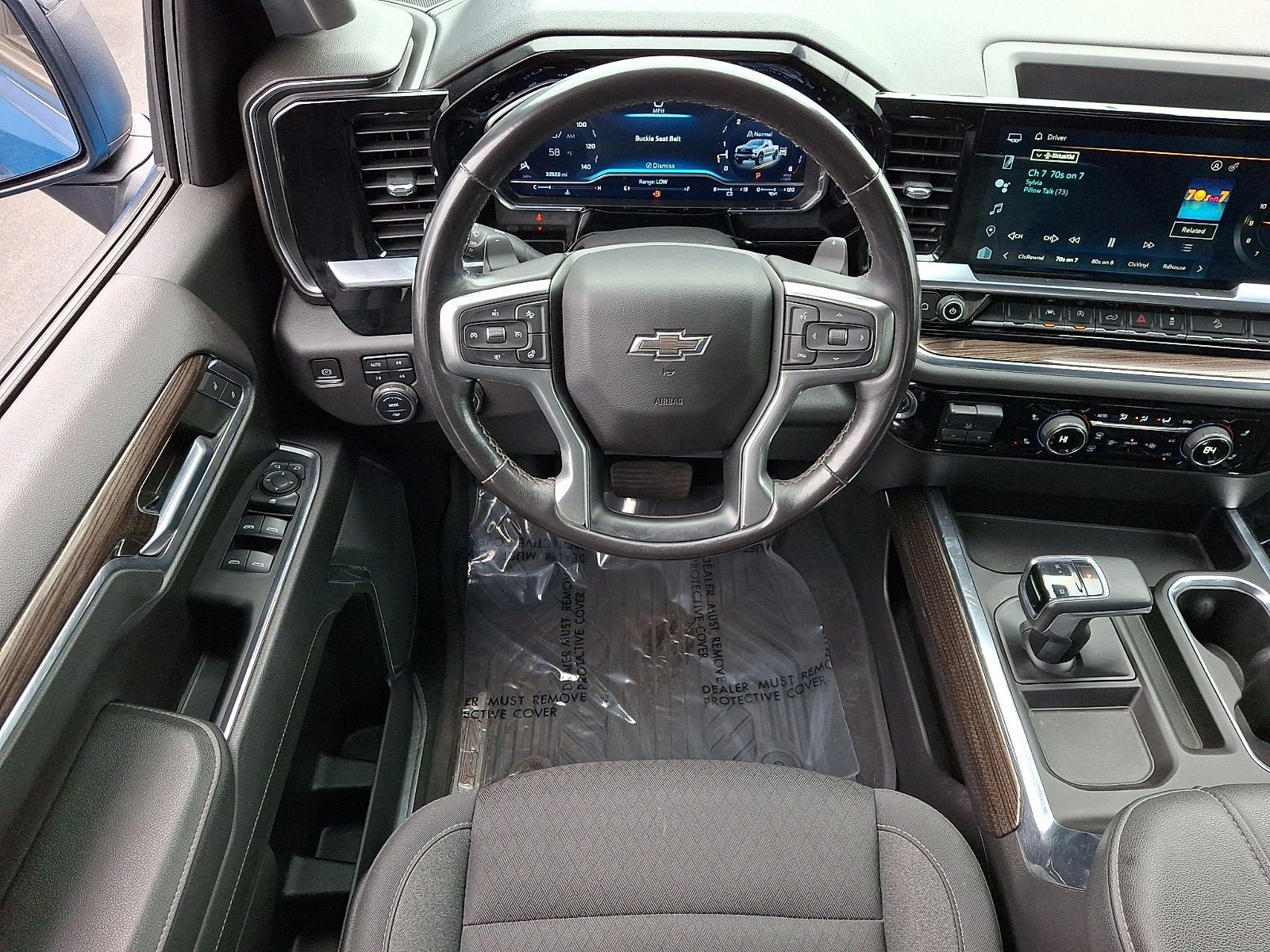 Used 2023 Chevrolet Silverado 1500 LT Trail Boss w/ LPO, Dark Essentials Package AWD/4WD image 11