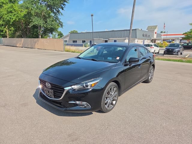 Used 2018 MAZDA MAZDA3 Grand Touring w/ Premium Equipment Package FWD image 2