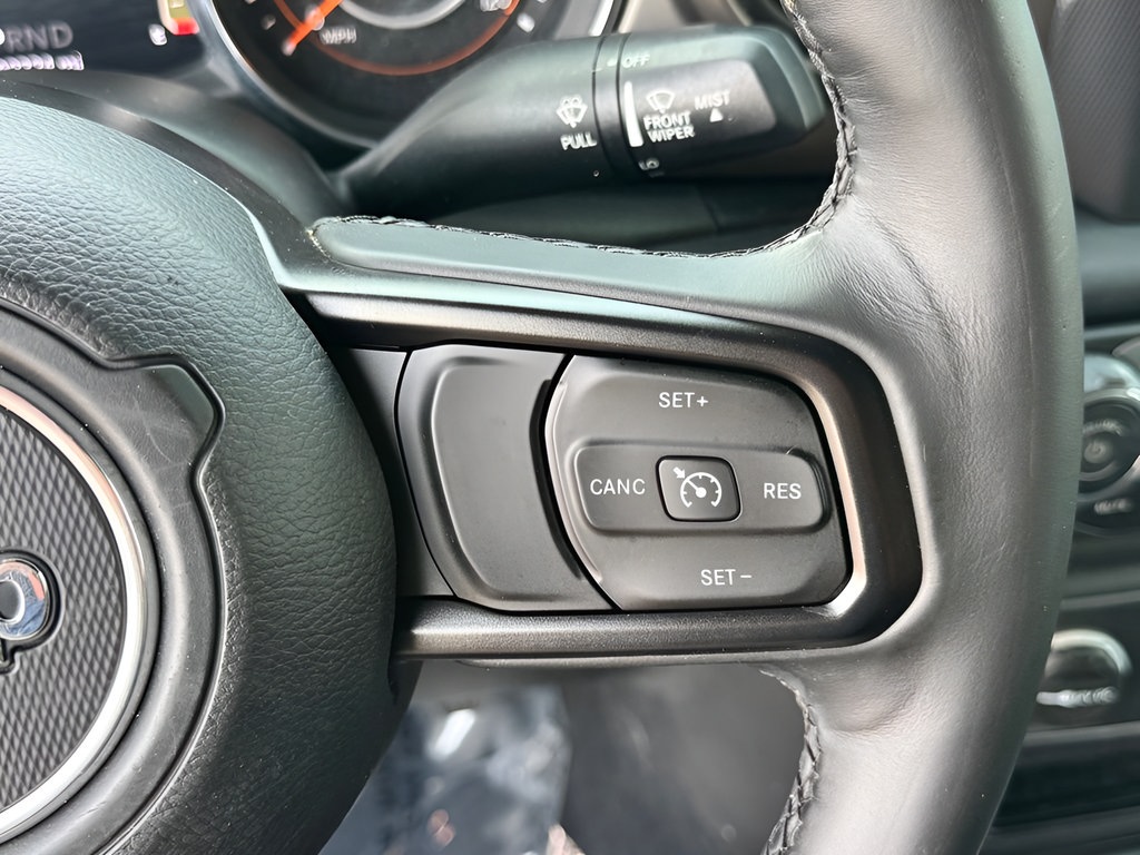 Used 2018 Jeep Wrangler Sport AWD/4WD image 14