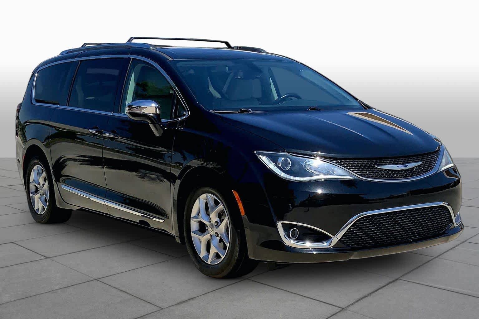Used 2020 Chrysler Pacifica Limited FWD image 3