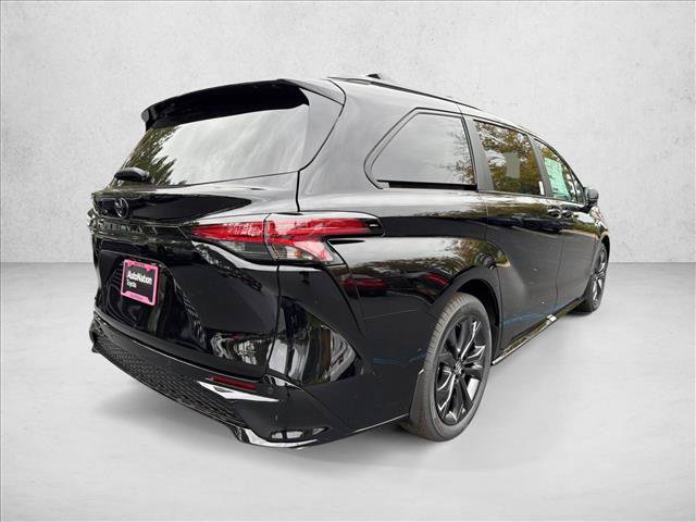 New 2026 Toyota Sienna XSE FWD image 3