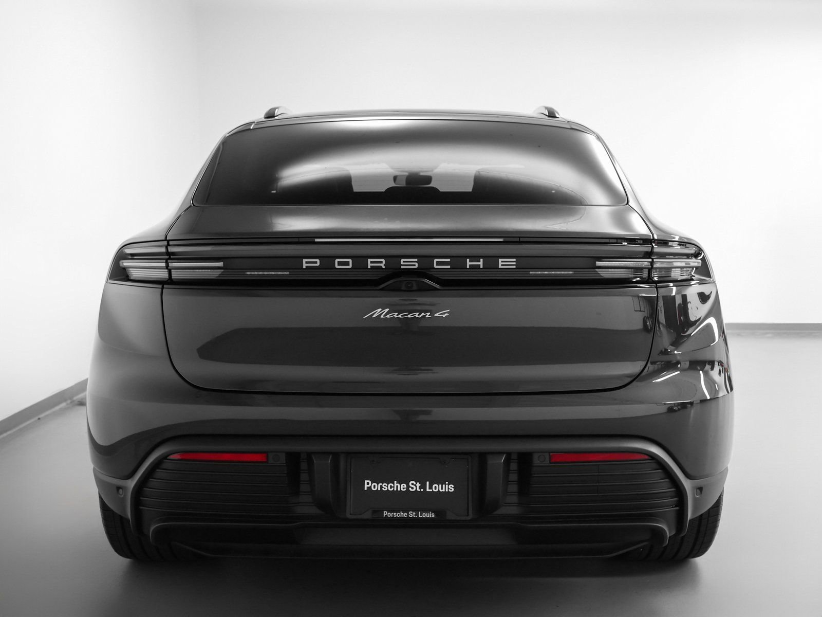 Certified 2025 Porsche Macan 4 Electric image 11