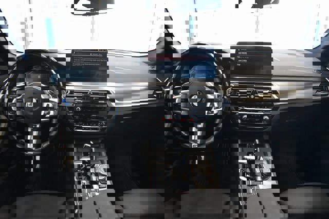 Used 2022 BMW 540i xDrive w/ M Sport Package image 5