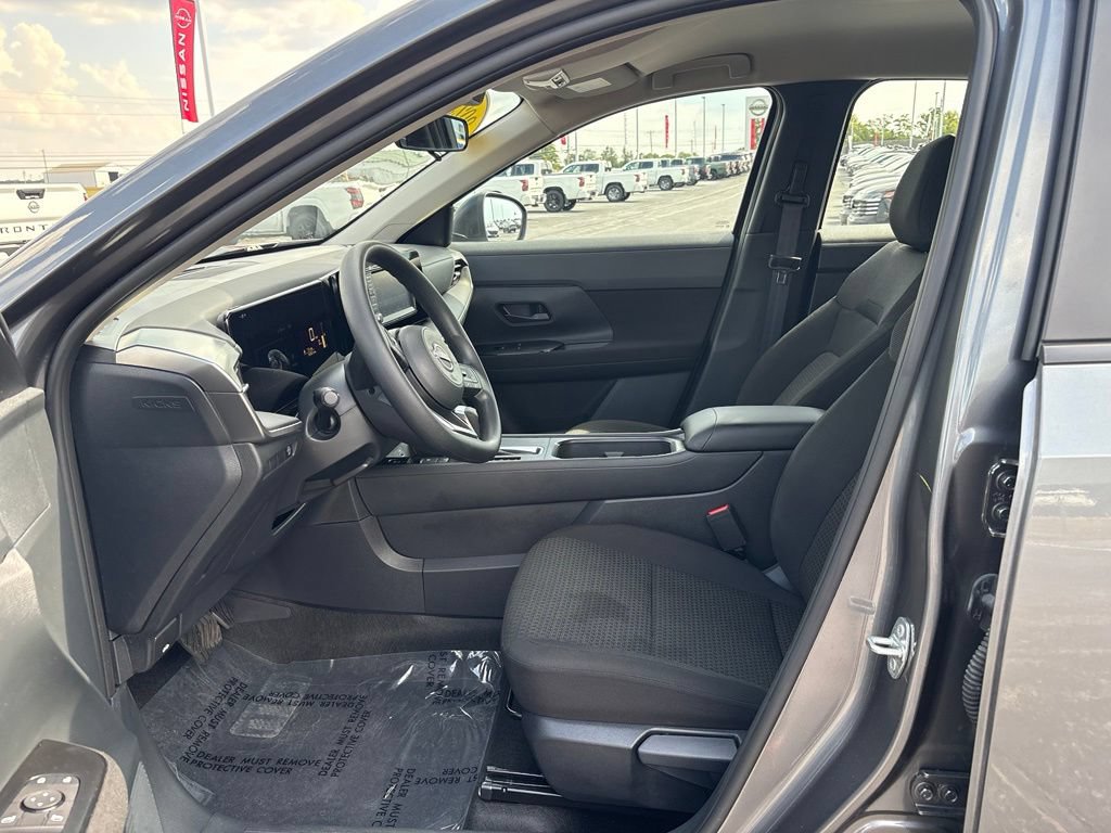 Used 2025 Nissan Kicks S FWD image 32