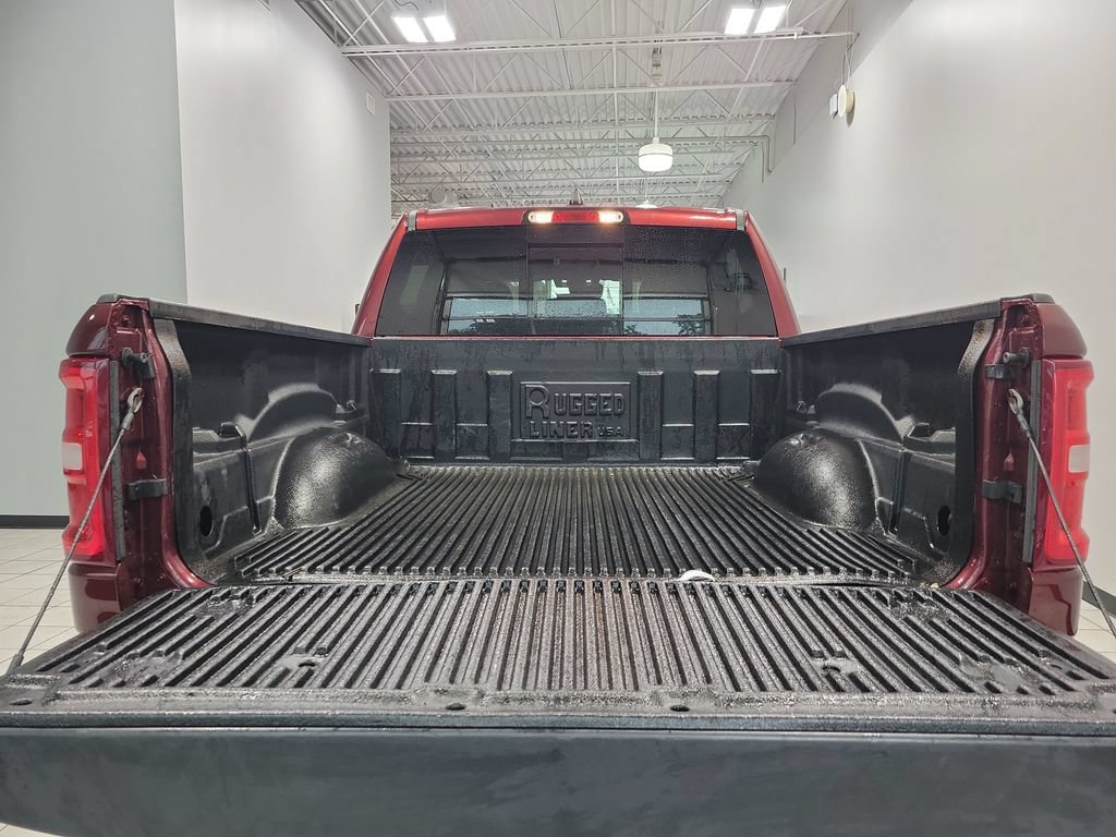 Used 2025 RAM 1500 Laramie AWD/4WD image 13