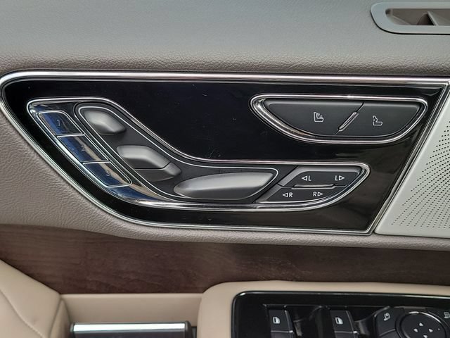 Certified 2022 Lincoln Navigator L Reserve RWD image 17