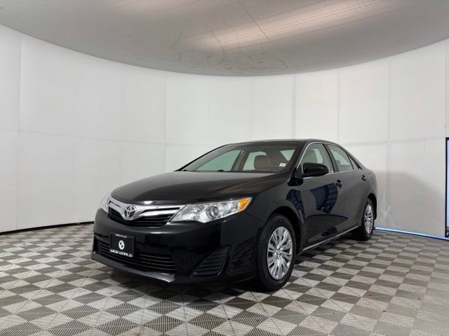 Used 2012 Toyota Camry LE FWD image 3