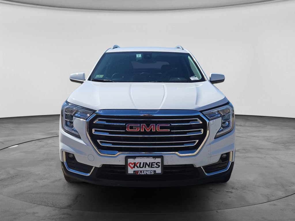 Used 2024 GMC Terrain SLT AWD/4WD image 4