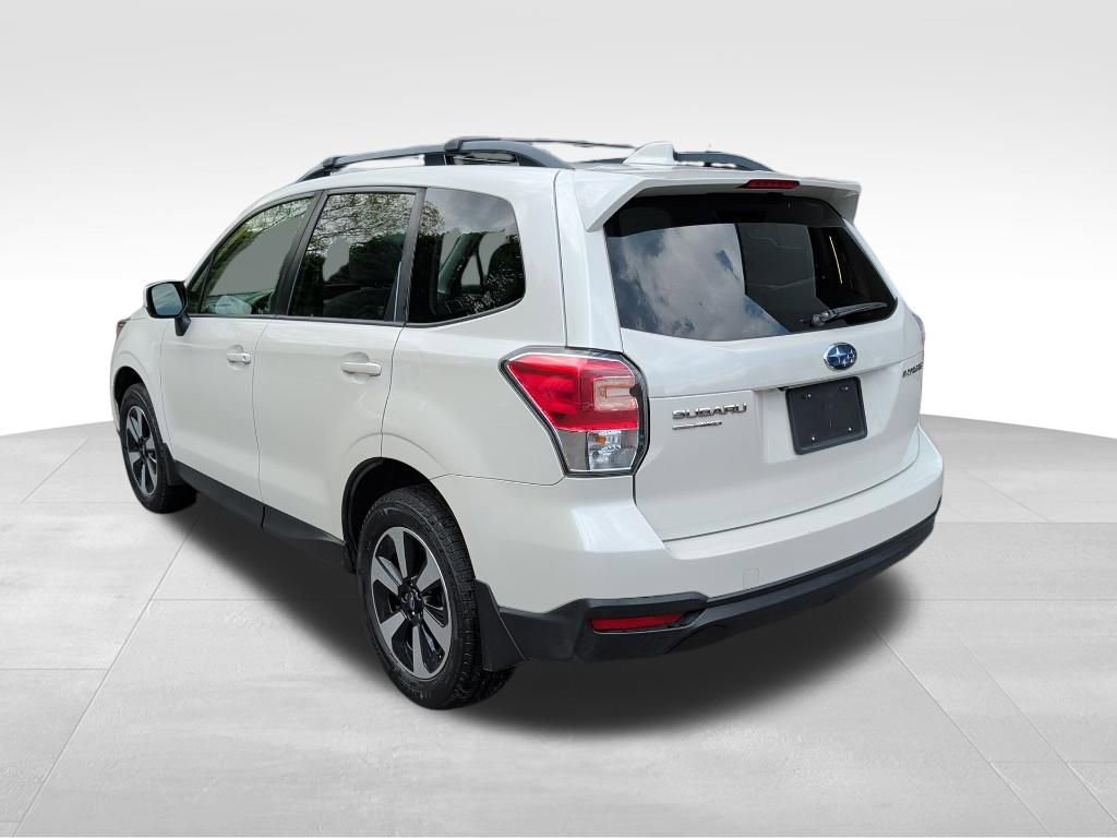 Used 2018 Subaru Forester 2.5i Premium w/ All-Weather Package AWD/4WD image 3
