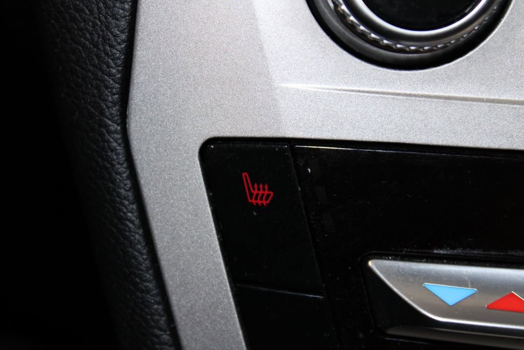 Used 2023 Ford Explorer XLT image 49