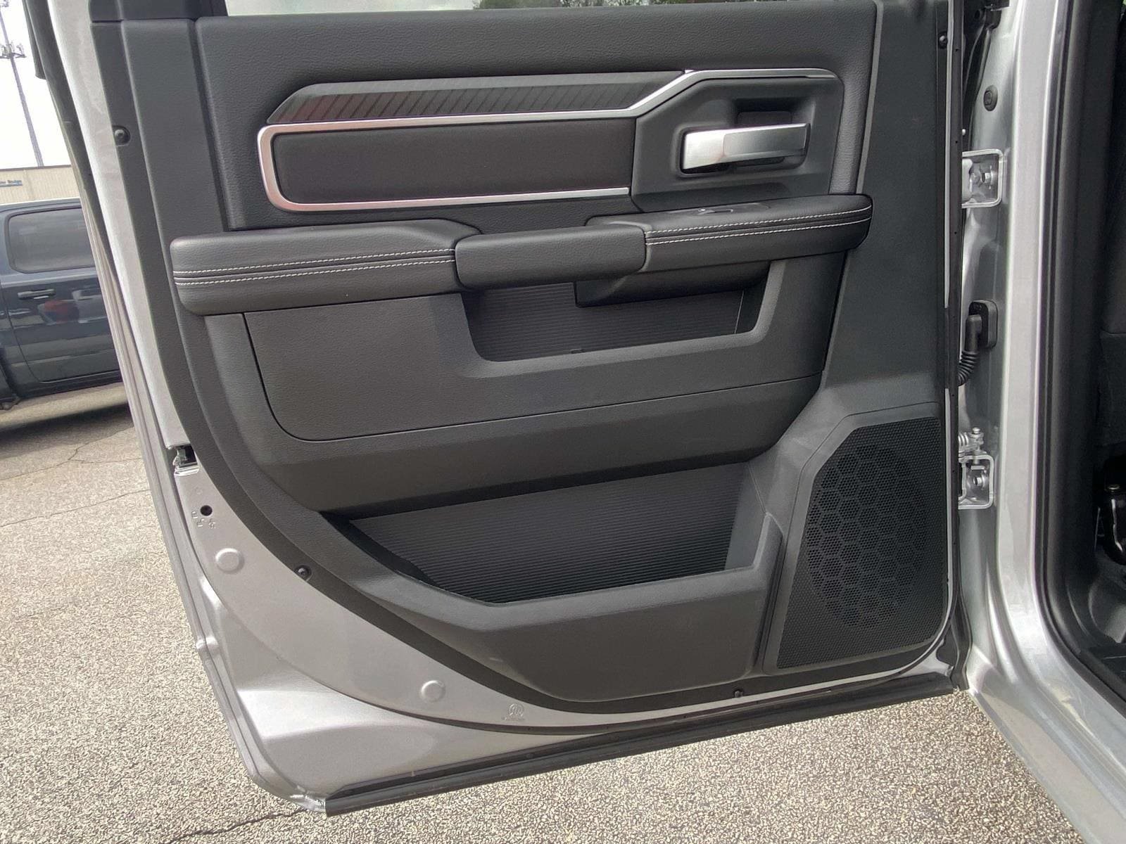 New 2026 RAM 2500 Big Horn AWD/4WD image 12