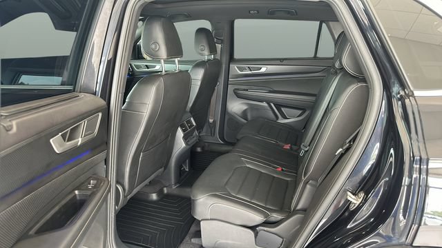 Used 2024 Volkswagen Atlas Cross Sport SEL AWD/4WD image 17