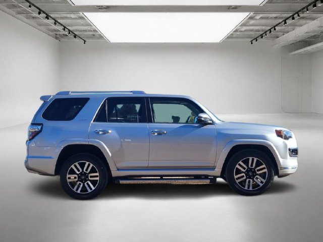 Used 2022 Toyota 4Runner Limited AWD/4WD image 7