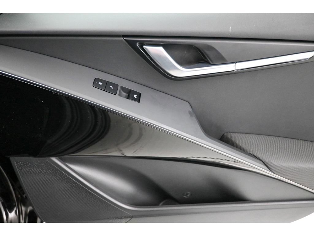 Certified 2025 Kia Niro Wind w/ Wind Preserve Package image 18