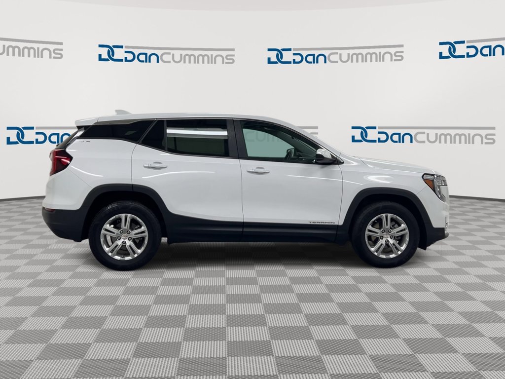 Used 2024 GMC Terrain SLE AWD/4WD image 9