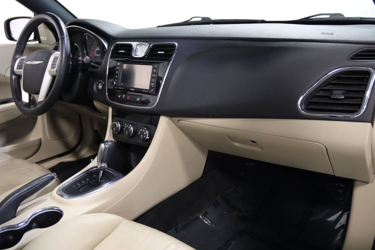 Used 2013 Chrysler 200 Limited FWD image 57