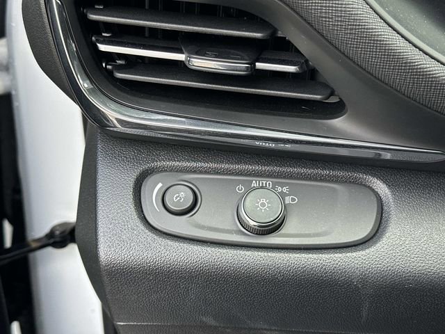 Used 2025 Buick Envista Preferred image 25