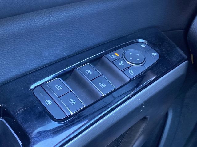 Used 2024 Nissan Pathfinder Platinum image 31