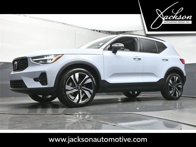 Used 2025 Volvo XC40 B5 Plus w/ Protection Package Premier image 36