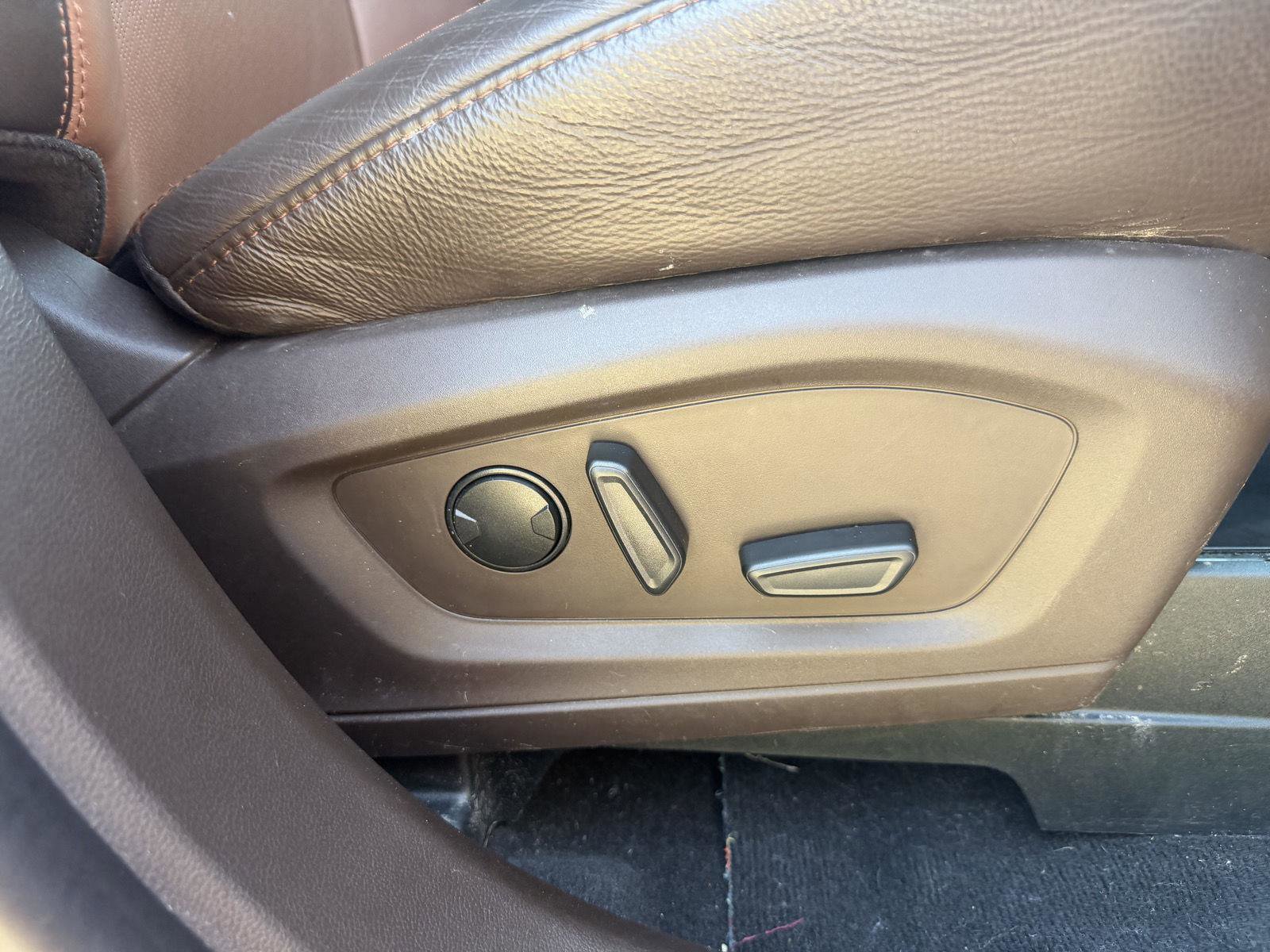 Used 2023 Ford Explorer King Ranch w/ Technology Package image 33