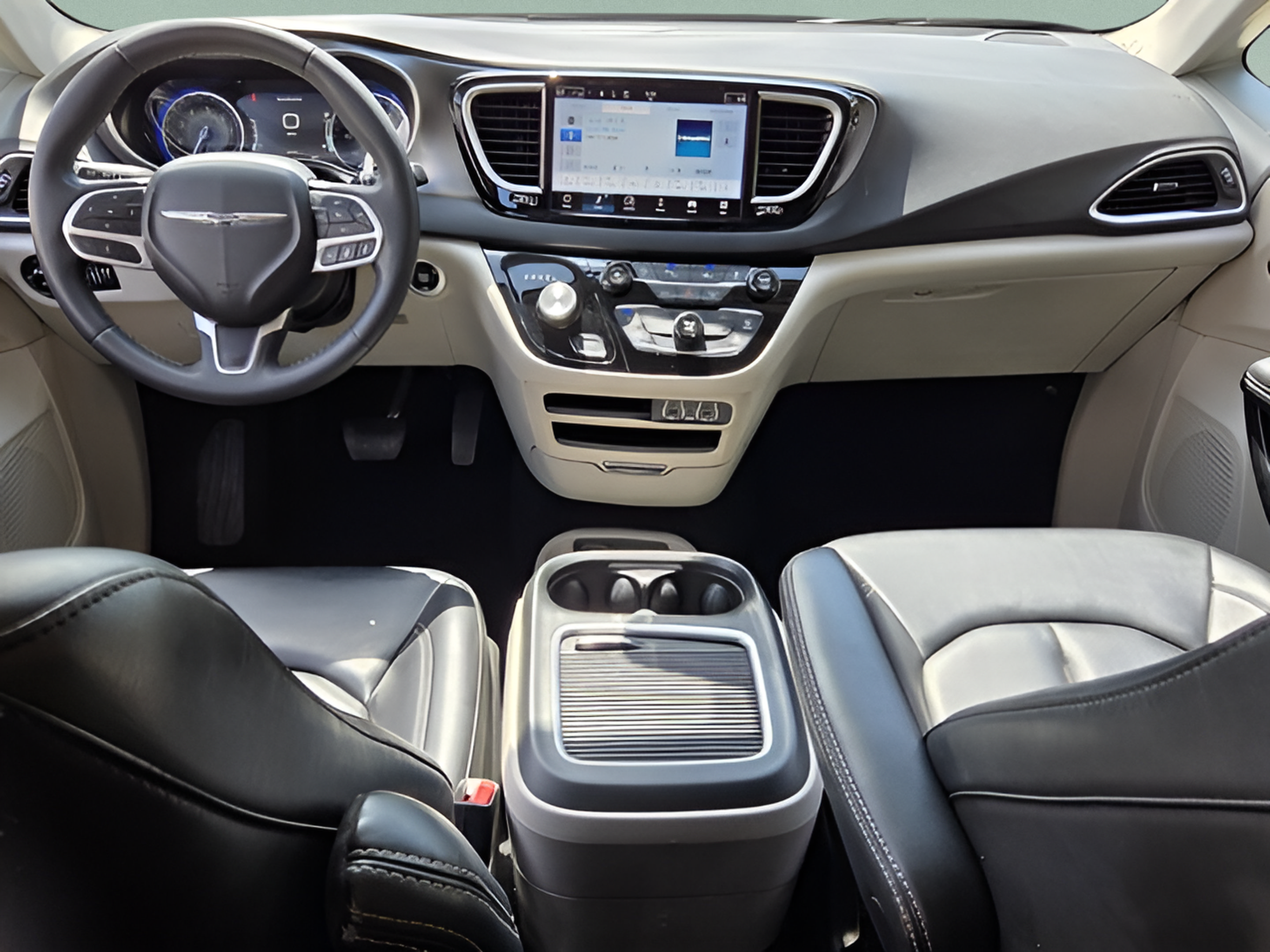 Used 2023 Chrysler Pacifica Touring-L FWD image 13