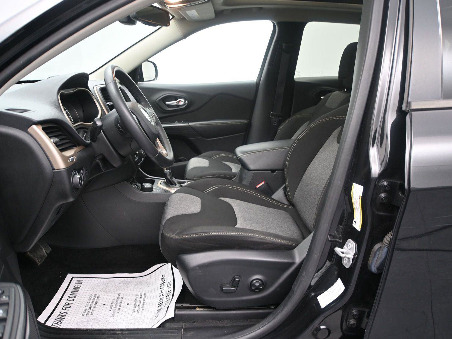 Used 2014 Jeep Cherokee Altitude w/ Comfort/Convenience Group image 7