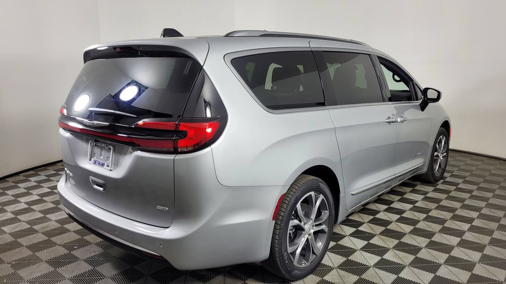 New 2026 Chrysler Pacifica Pinnacle AWD/4WD image 7