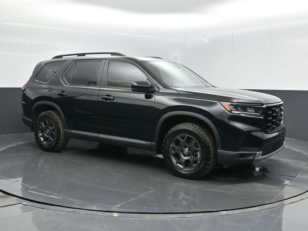 Used 2025 Honda Pilot TrailSport image 28
